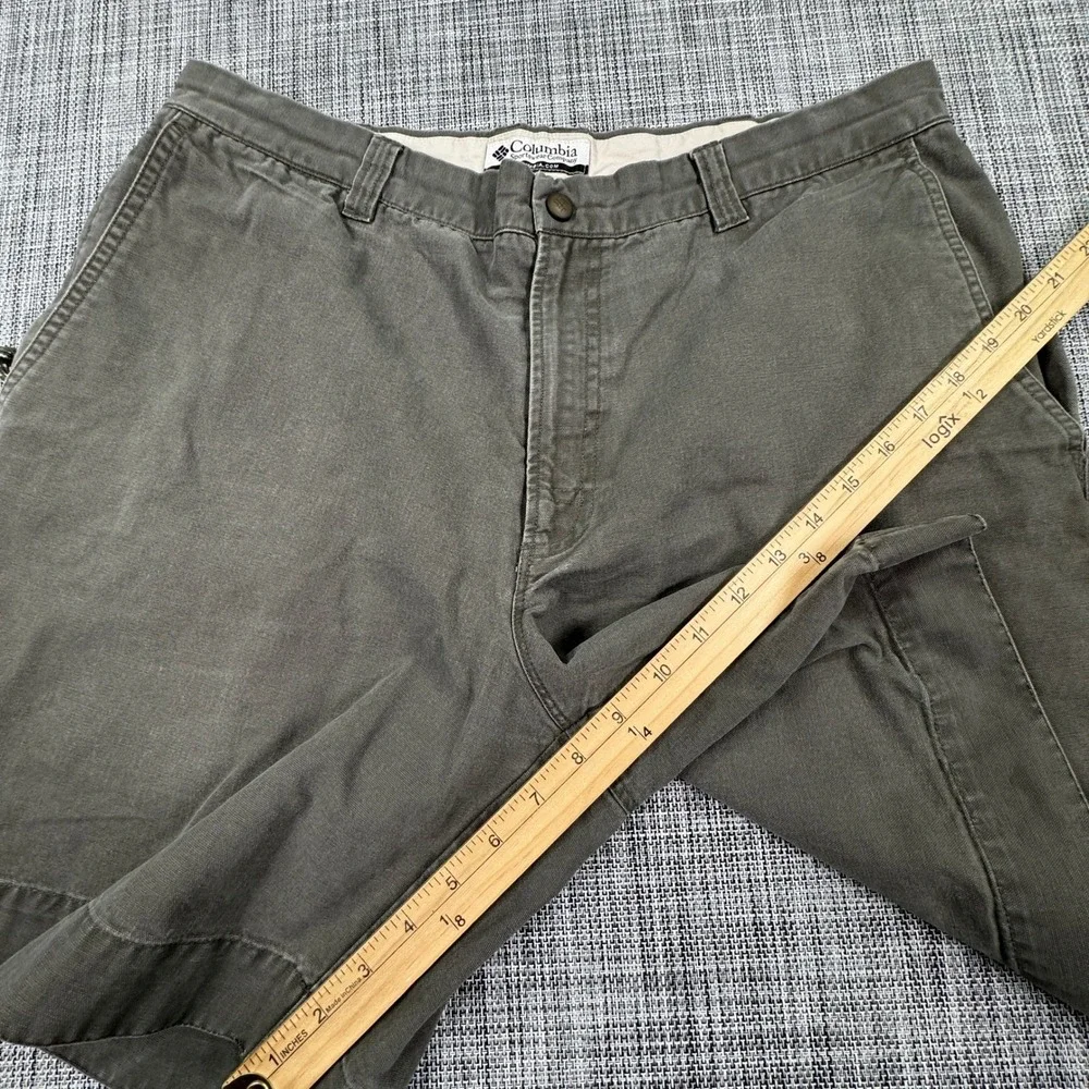 Columbia Men's 36 Gray Cotton Canvas Cargo Shorts Outdoor Hiking Utility